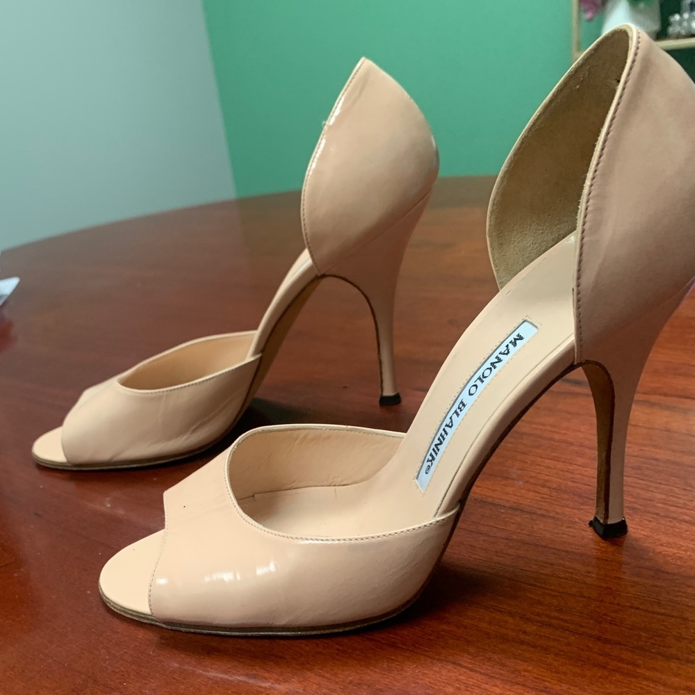Manolo Blahnik Nude Heels